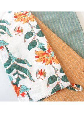 NWT Set of 3 Cotton & Linen Tea Towels